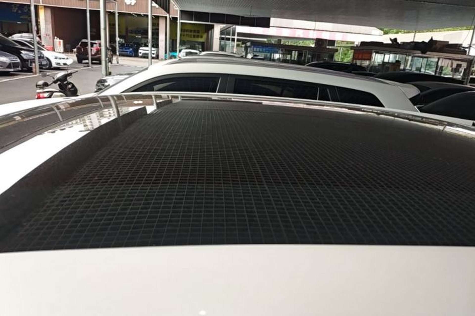 Used Venucia V 2021 260T Idol Edition Roof
