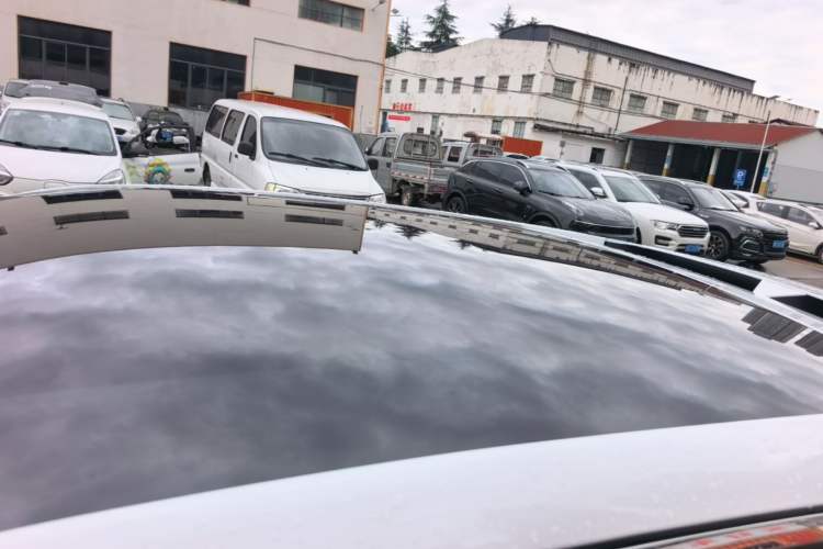 Used Venucia V 2021 260T Idol Edition Roof