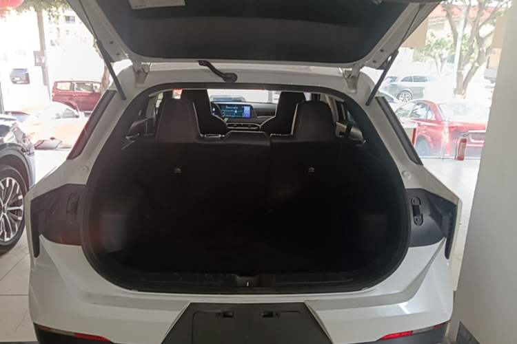 Used Venucia V 2021 260T Idol Edition Trunk