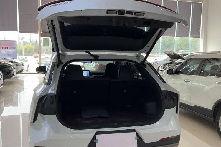 Used Venucia V 2021 260T Top-Tier Version Trunk