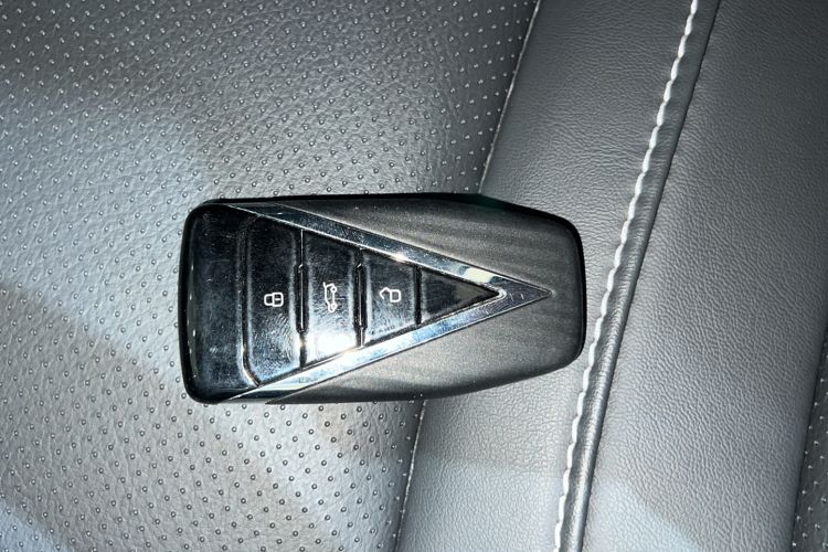 Used Venucia V 2021 260T Top-Tier Version Vehicle Key