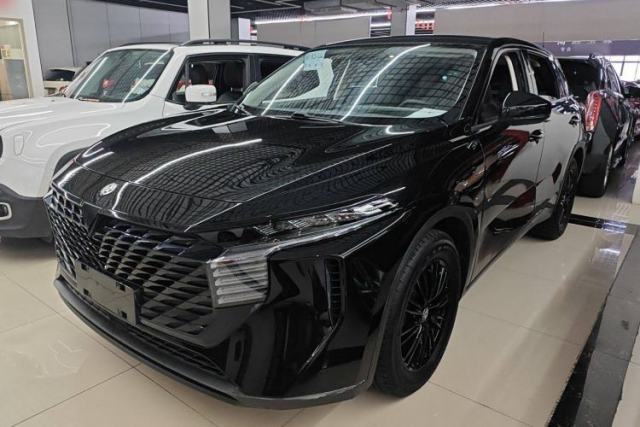 Used Venucia V 2022 260T Black Horse Edition · Idol