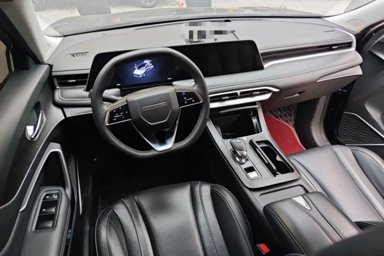 Used Venucia V 2022 260T Black Horse Edition · Idol Center Console