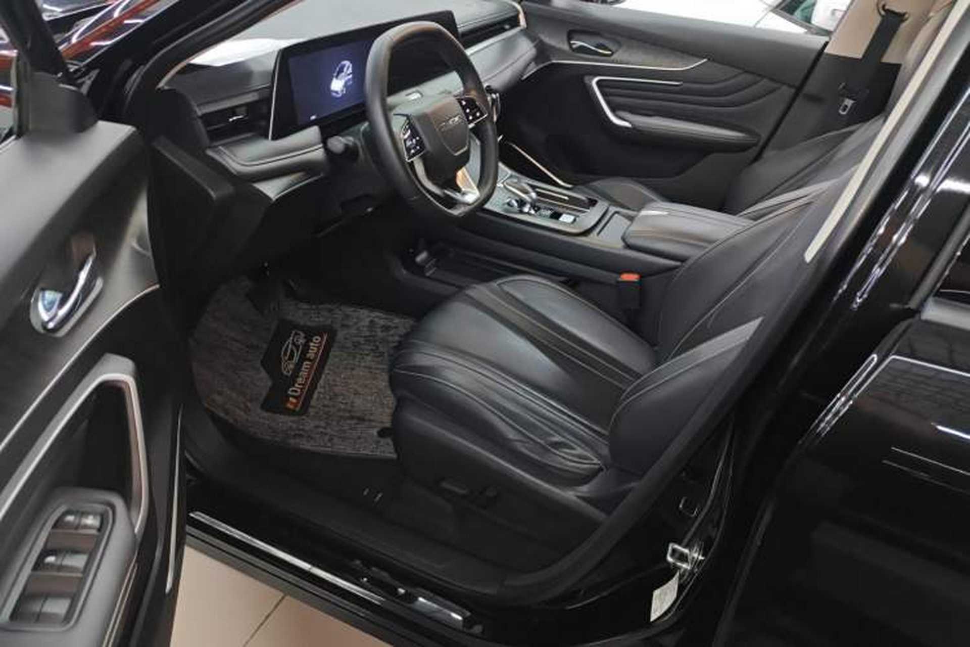 Used Venucia V 2022 260T Black Horse Edition · Idol Driver Seat