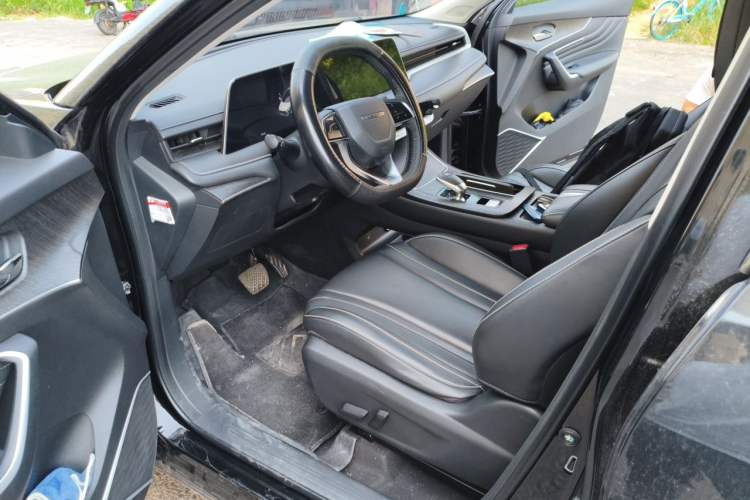 Used Venucia V 2022 260T Black Horse Edition · Idol Driver Seat