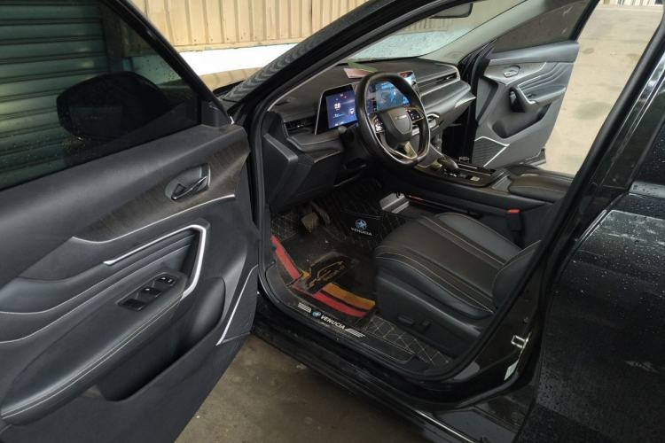 Used Venucia V 2022 260T Black Horse Edition · Idol Driver Seat
