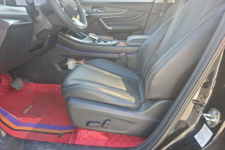 Used Venucia V 2022 260T Black Horse Edition · Idol Driver Seat