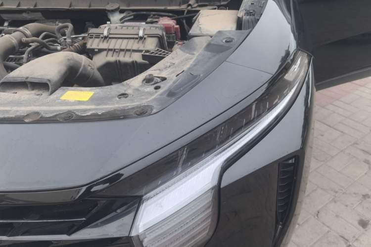 Used Venucia V 2022 260T Black Horse Edition · Idol Engine Bay Left