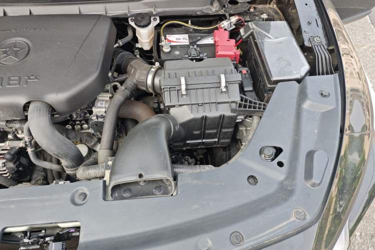 Used Venucia V 2022 260T Black Horse Edition · Idol Engine Bay Left