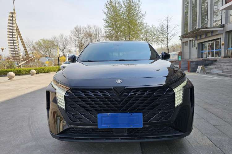 Used Venucia V 2022 260T Black Horse Edition · Idol Exterior 1
