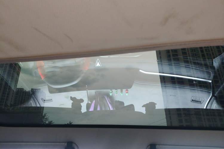 Used Venucia V 2022 260T Black Horse Edition · King Headliner