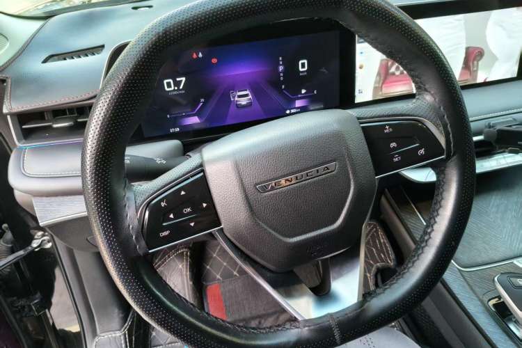 Used Venucia V 2022 260T Black Horse Edition · Idol Interior 2