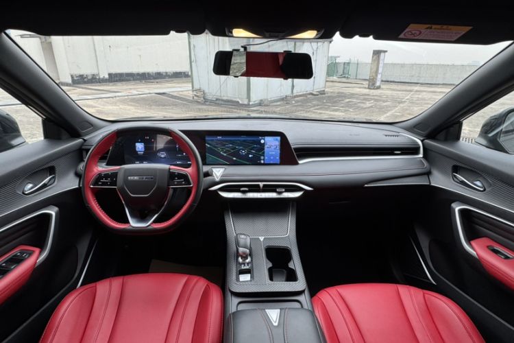 Used Venucia V 2022 260T Black Horse Edition · Idol Interior 2