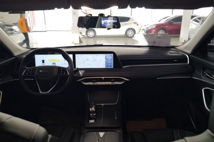 Used Venucia V 2022 260T Black Horse Edition · Idol Interior 3