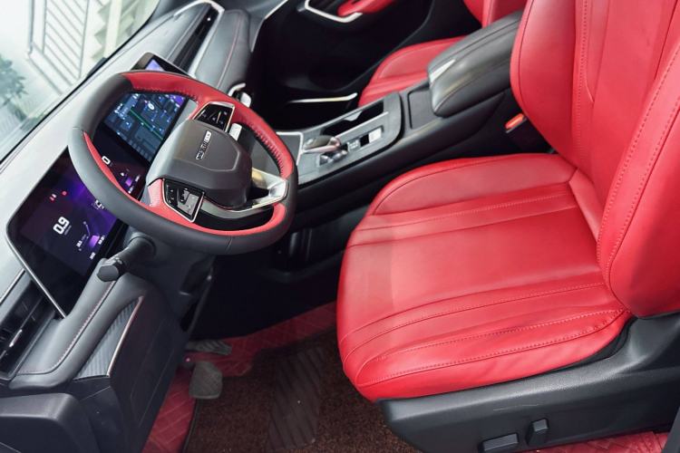 Used Venucia V 2022 260T Black Horse Edition · Idol Interior 4