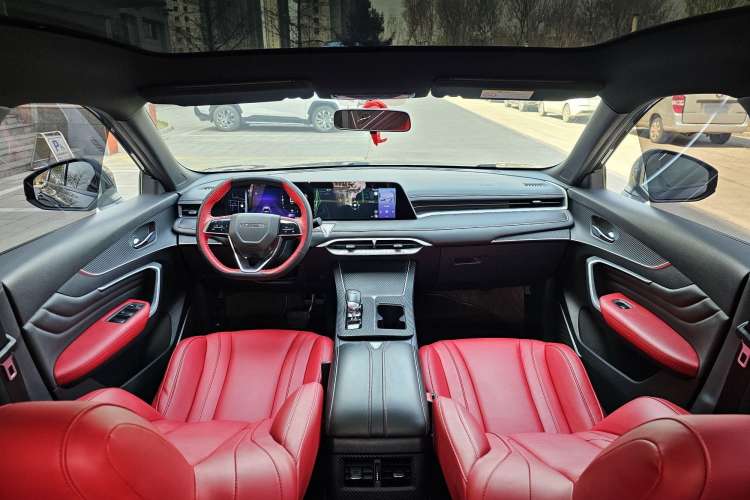 Used Venucia V 2022 260T Black Horse Edition · Idol Interior 4