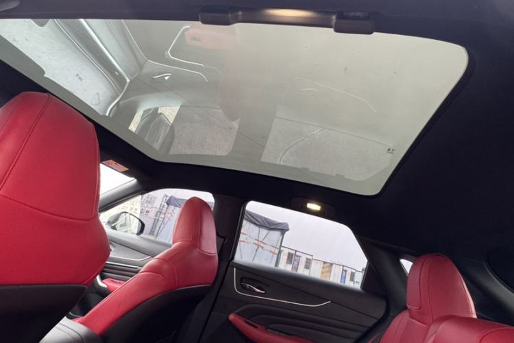 Used Venucia V 2022 260T Black Horse Edition · Idol Interior 5