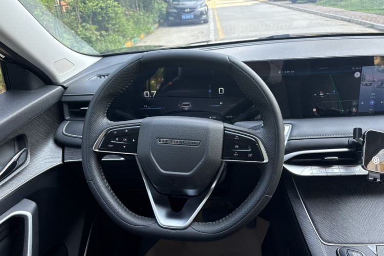 Used Venucia V 2022 260T Black Horse Edition · Idol Interior 6