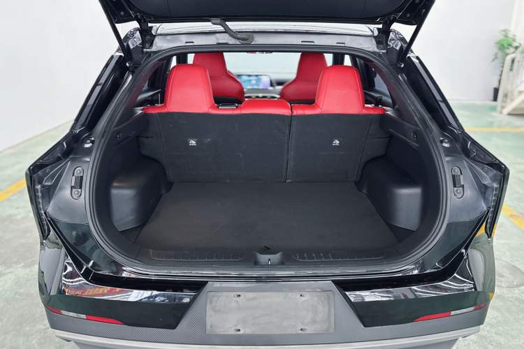 Used Venucia V 2022 260T Black Horse Edition · Idol Interior 6