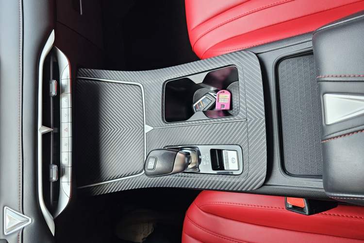 Used Venucia V 2022 260T Black Horse Edition · Idol Interior 7