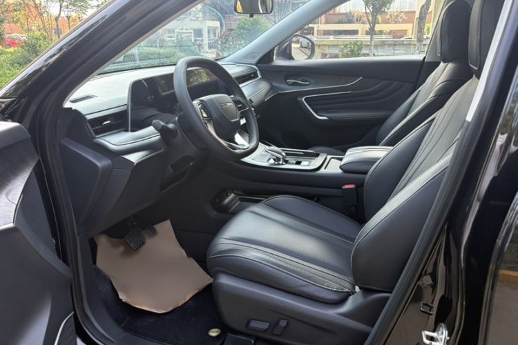 Used Venucia V 2022 260T Black Horse Edition · Idol Interior 9