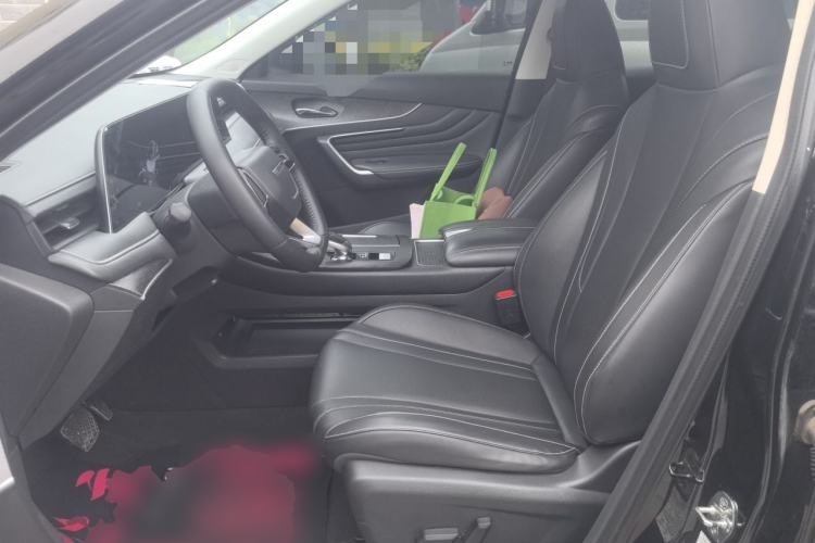 Used Venucia V 2022 260T Black Horse Edition · Idol Left Front Seat