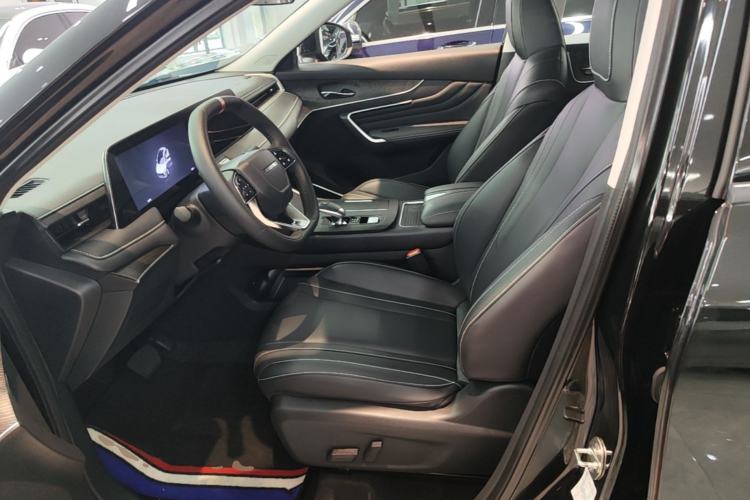 Used Venucia V 2022 260T Black Horse Edition · Idol Left Front Seat