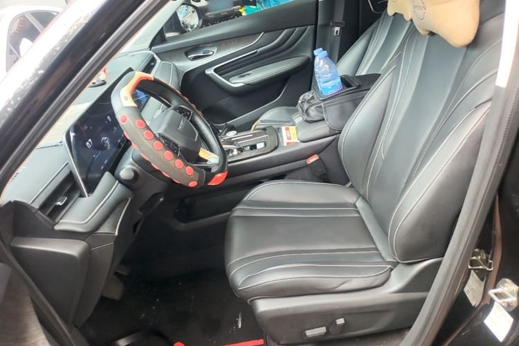 Used Venucia V 2022 260T Black Horse Edition · Idol Left Front Seat