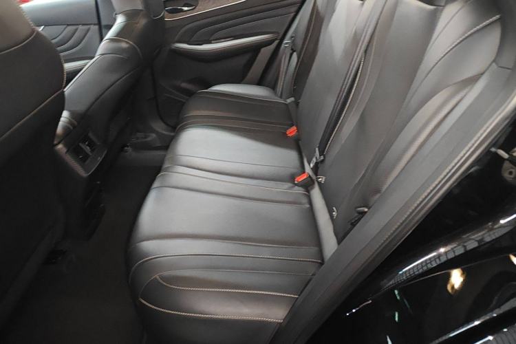 Used Venucia V 2022 260T Black Horse Edition · Idol Left Rear Seat