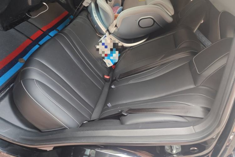 Used Venucia V 2022 260T Black Horse Edition · Idol Left Rear Seat