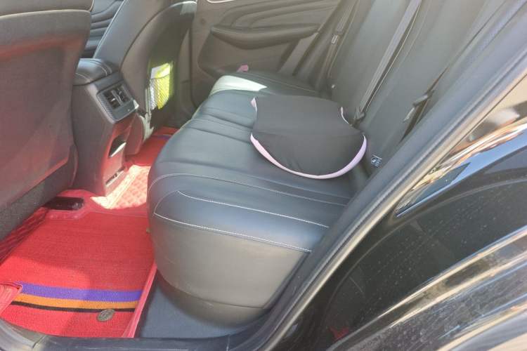 Used Venucia V 2022 260T Black Horse Edition · Idol Left Rear Seat
