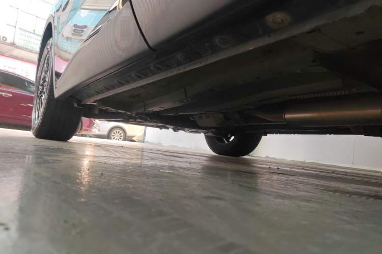 Used Venucia V 2022 260T Black Horse Edition · Idol Left Side Sill