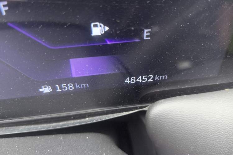 Used Venucia V 2022 260T Black Horse Edition · Idol Odometer Close Up