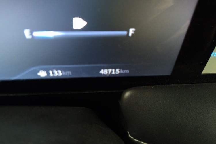 Used Venucia V 2022 260T Black Horse Edition · Idol Odometer Close Up