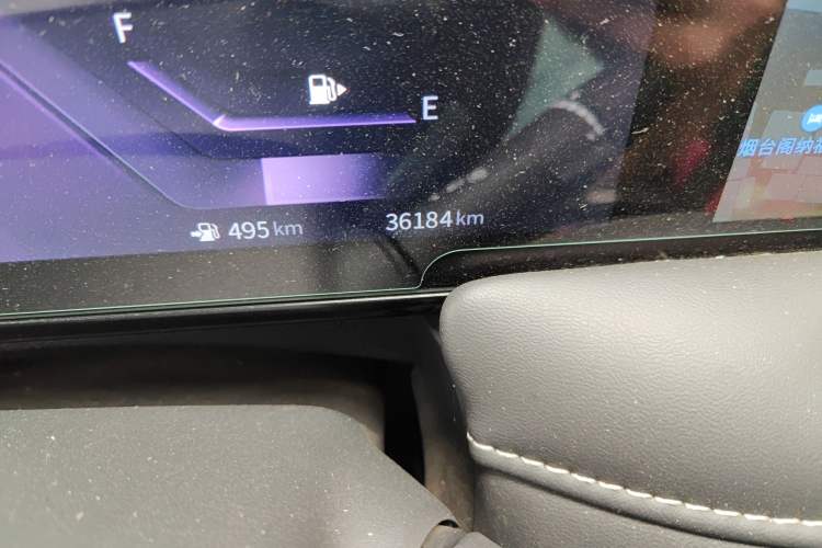 Used Venucia V 2022 260T Black Horse Edition · Idol Odometer Close Up