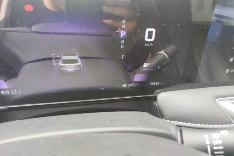 Used Venucia V 2022 260T Black Horse Edition · Idol Odometer Close Up