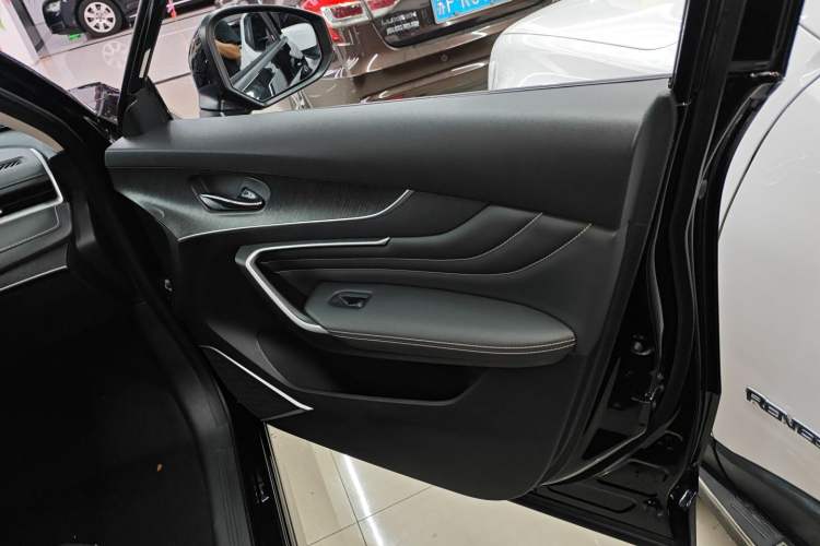 Used Venucia V 2022 260T Black Horse Edition · Idol Right Front Door Interior
