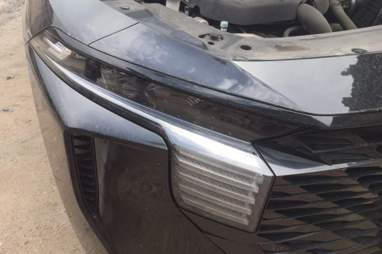 Used Venucia V 2022 260T Black Horse Edition · King Right Front Headlight