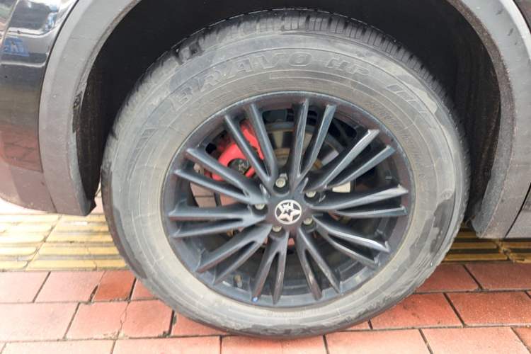 Used Venucia V 2022 260T Black Horse Edition · Idol Right Rear Wheel Hub