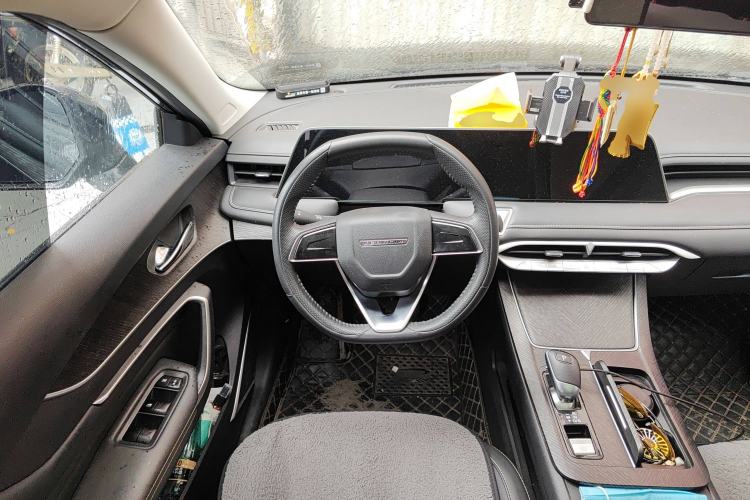 Used Venucia V 2022 260T Black Horse Edition · Idol Steering Wheel