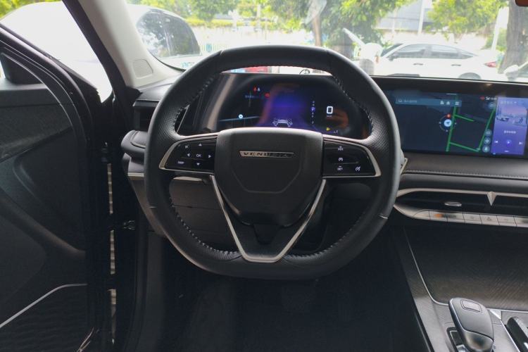 Used Venucia V 2022 260T Black Horse Edition · Idol Steering Wheel