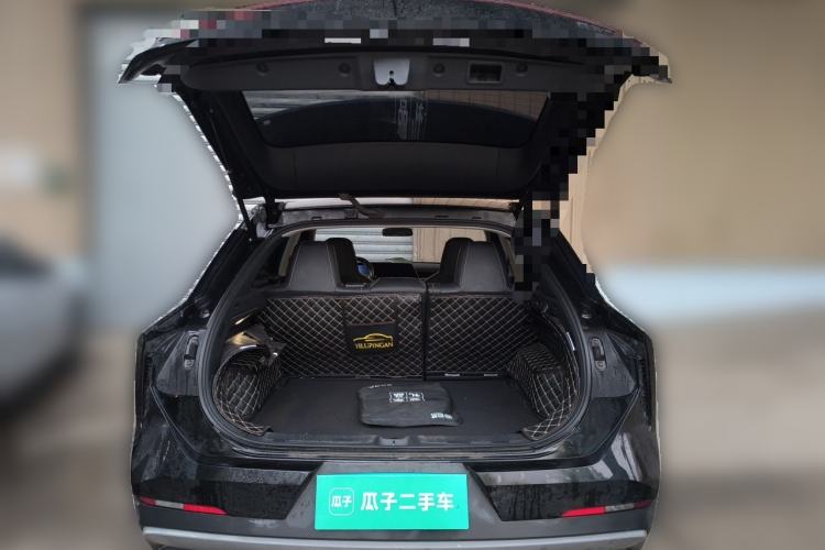 Used Venucia V 2022 260T Black Horse Edition · Idol Trunk