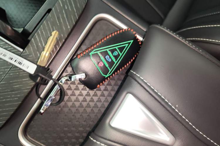 Used Venucia V 2022 260T Black Horse Edition · Idol Vehicle Key