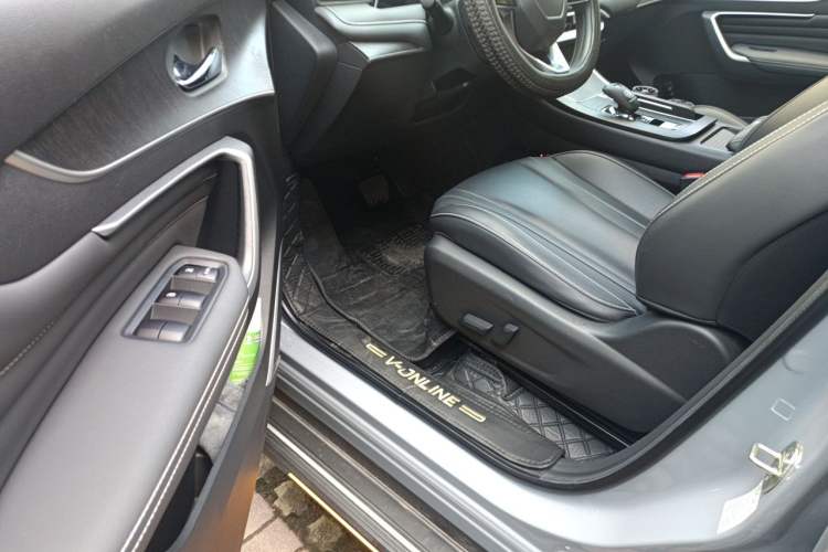 Used Venucia V 2022 260T Black Horse Edition · Idol Driver Seat