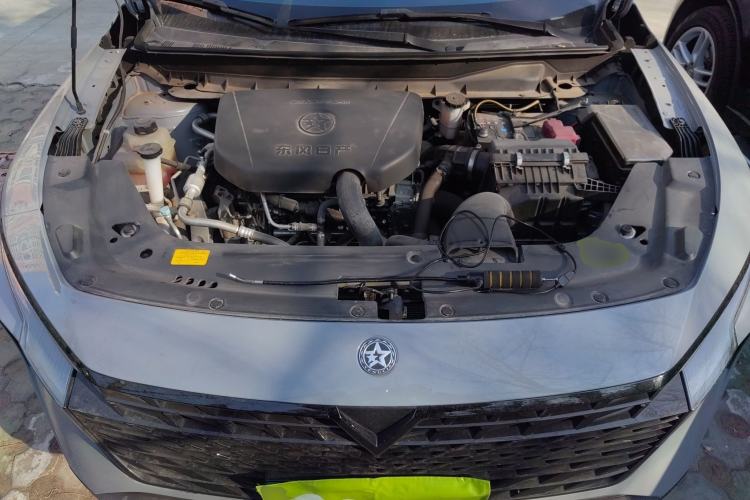 Used Venucia V 2022 260T Black Horse Edition · Idol Engine Bay