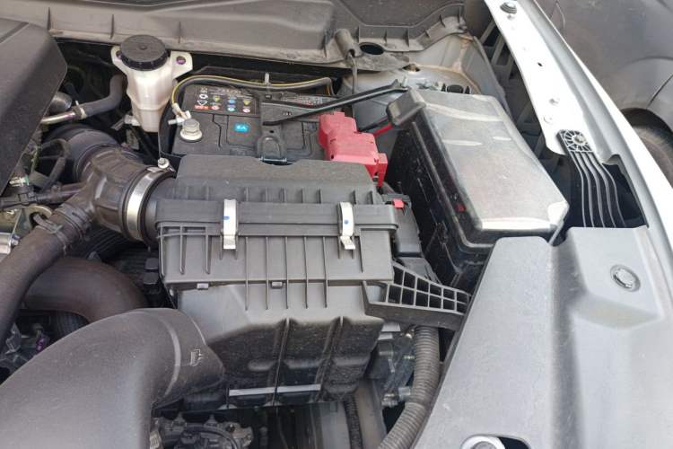 Used Venucia V 2022 260T Black Horse Edition · Idol Engine Bay Left