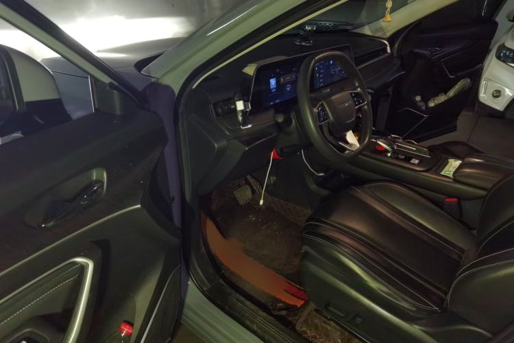 Used Venucia V 2022 260T Black Horse Edition · Idol Interior 3