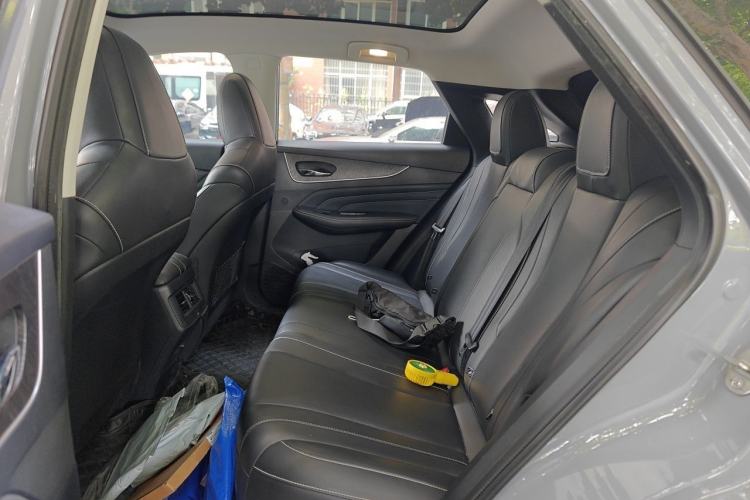 Used Venucia V 2022 260T Black Horse Edition · Idol Left Rear Seat