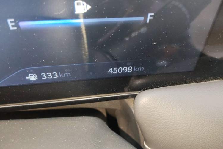 Used Venucia V 2022 260T Black Horse Edition · Idol Odometer Close Up