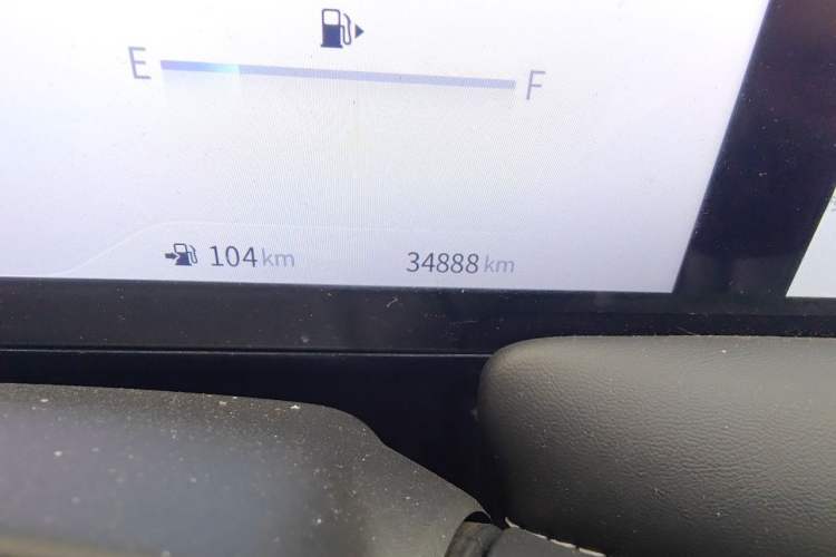Used Venucia V 2022 260T Black Horse Edition · Idol Odometer Close Up